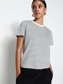 Футболка Trendyol модель TWOSS23TS00043/Siyah Футболка Trendyol модель TWOSS23TS00043/Siyah Фото