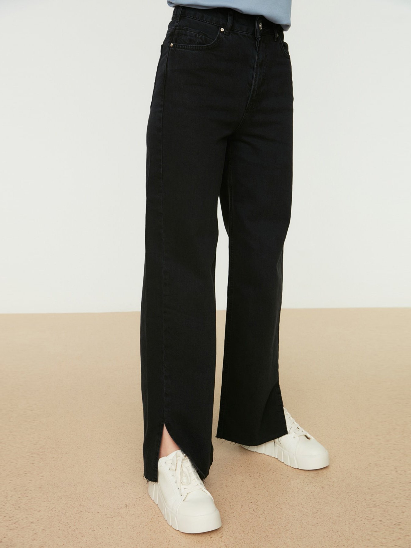 Широкие джинсы Trendyol модель TCTAW22JE0340/Siyah Фото