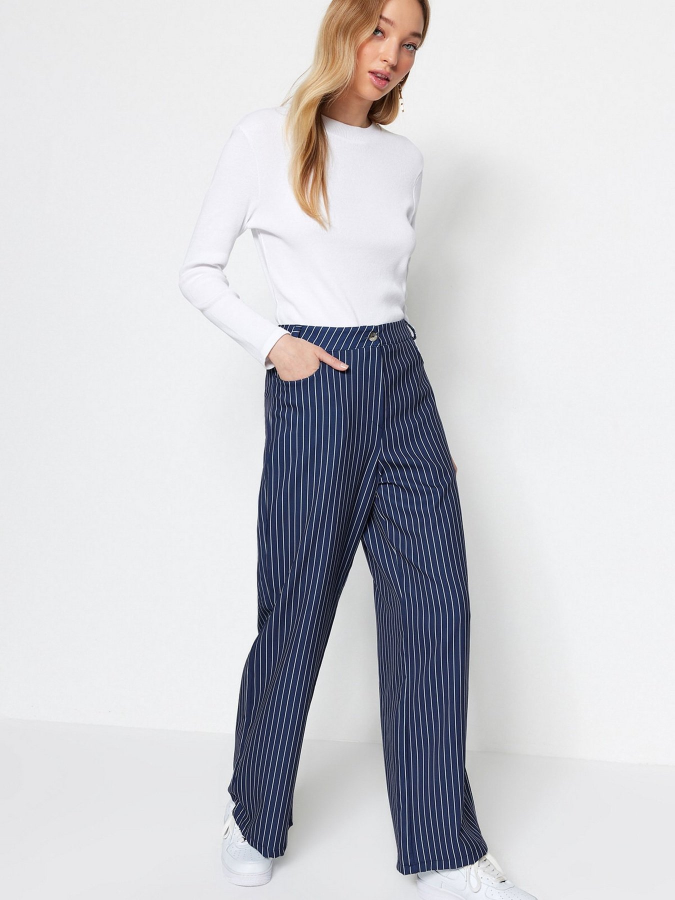 Брюки повседневные Trendyol модель TCTSS23TP00022/Lacivert Фото