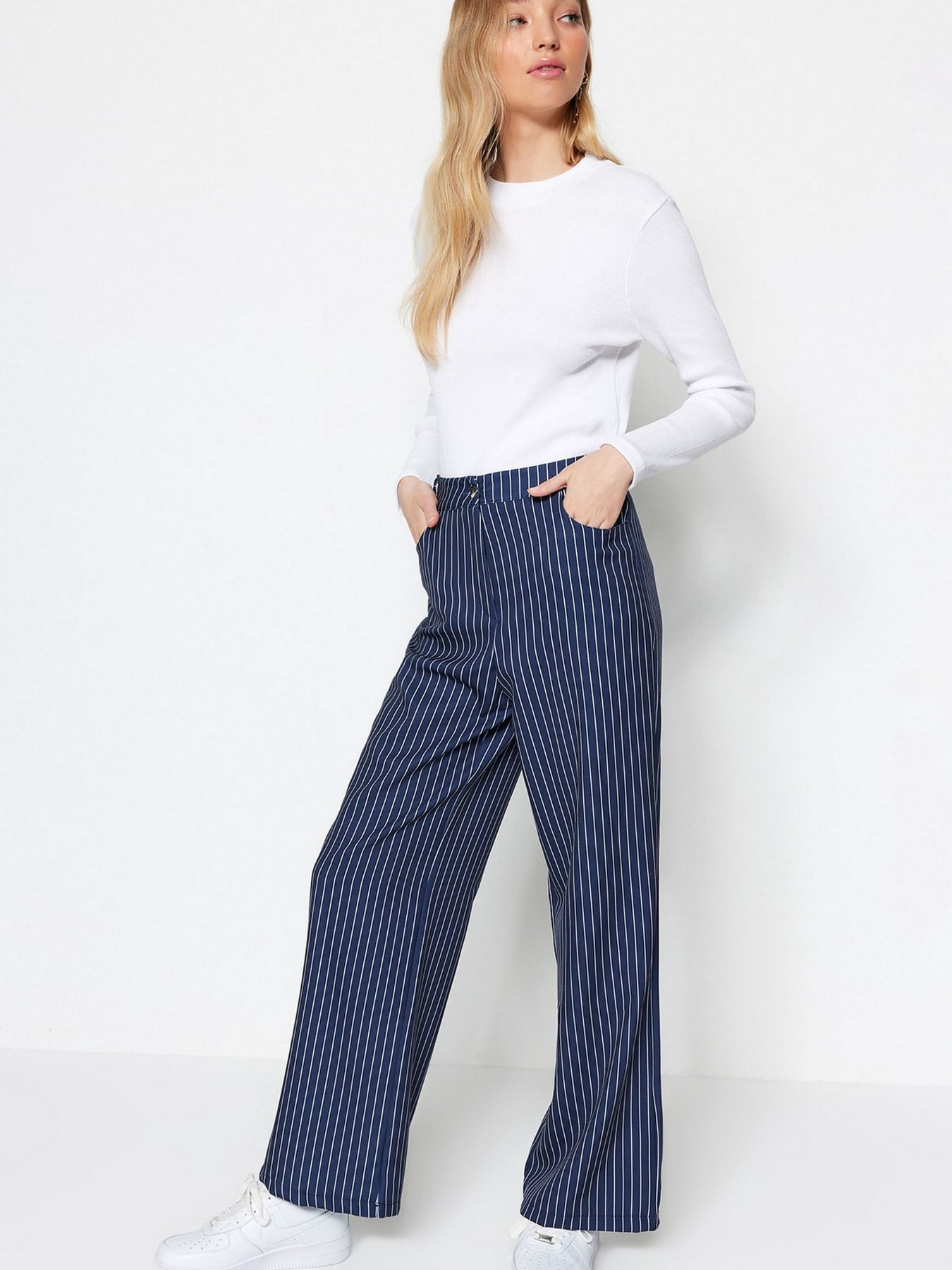 Повсякденні штани Trendyol модель TCTSS23TP00022/Lacivert Повсякденні штани Trendyol модель TCTSS23TP00022/Lacivert Фото