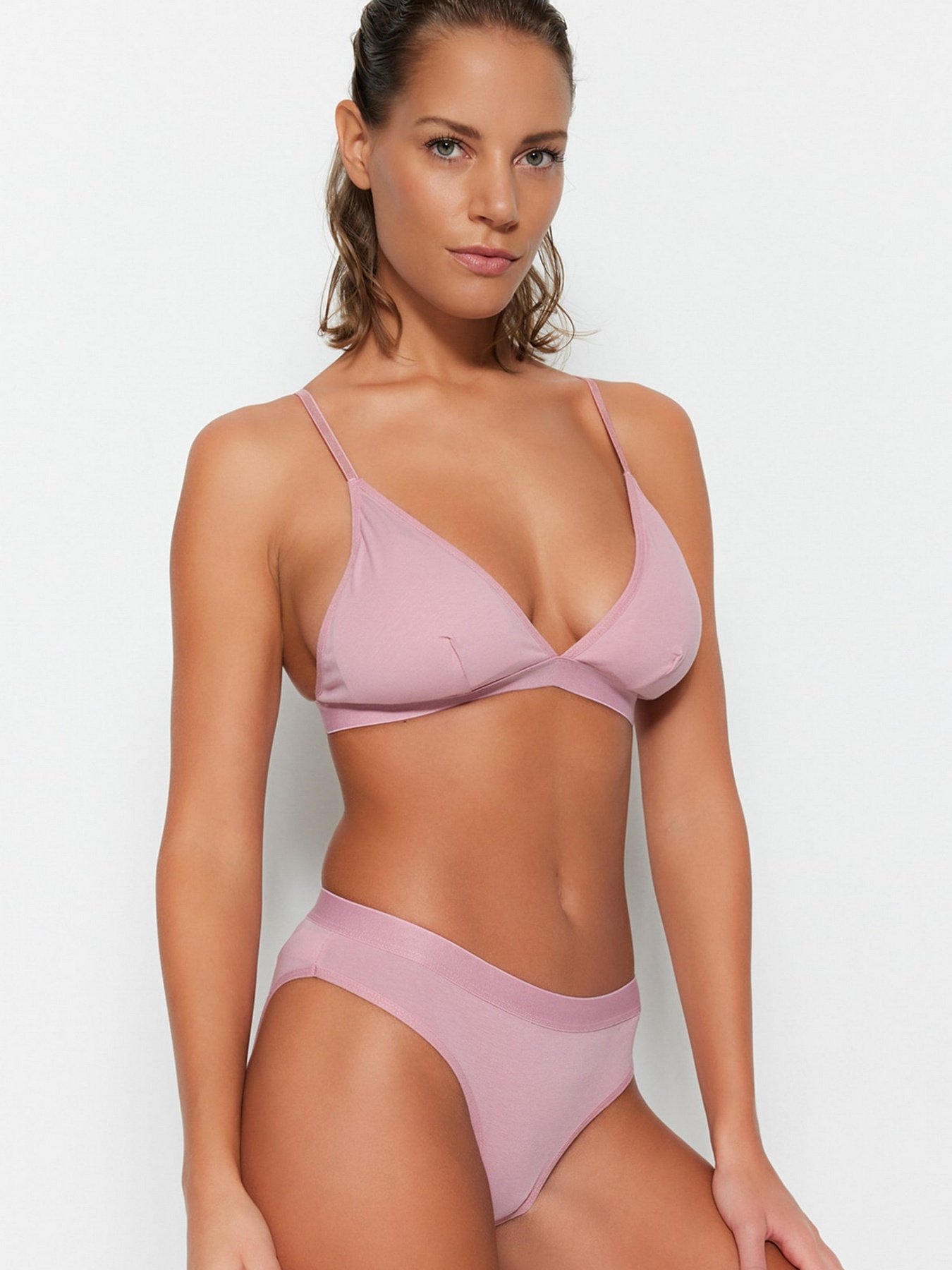 Комплект білизни Trendyol модель THMSS23CC00035/Pembe Фото