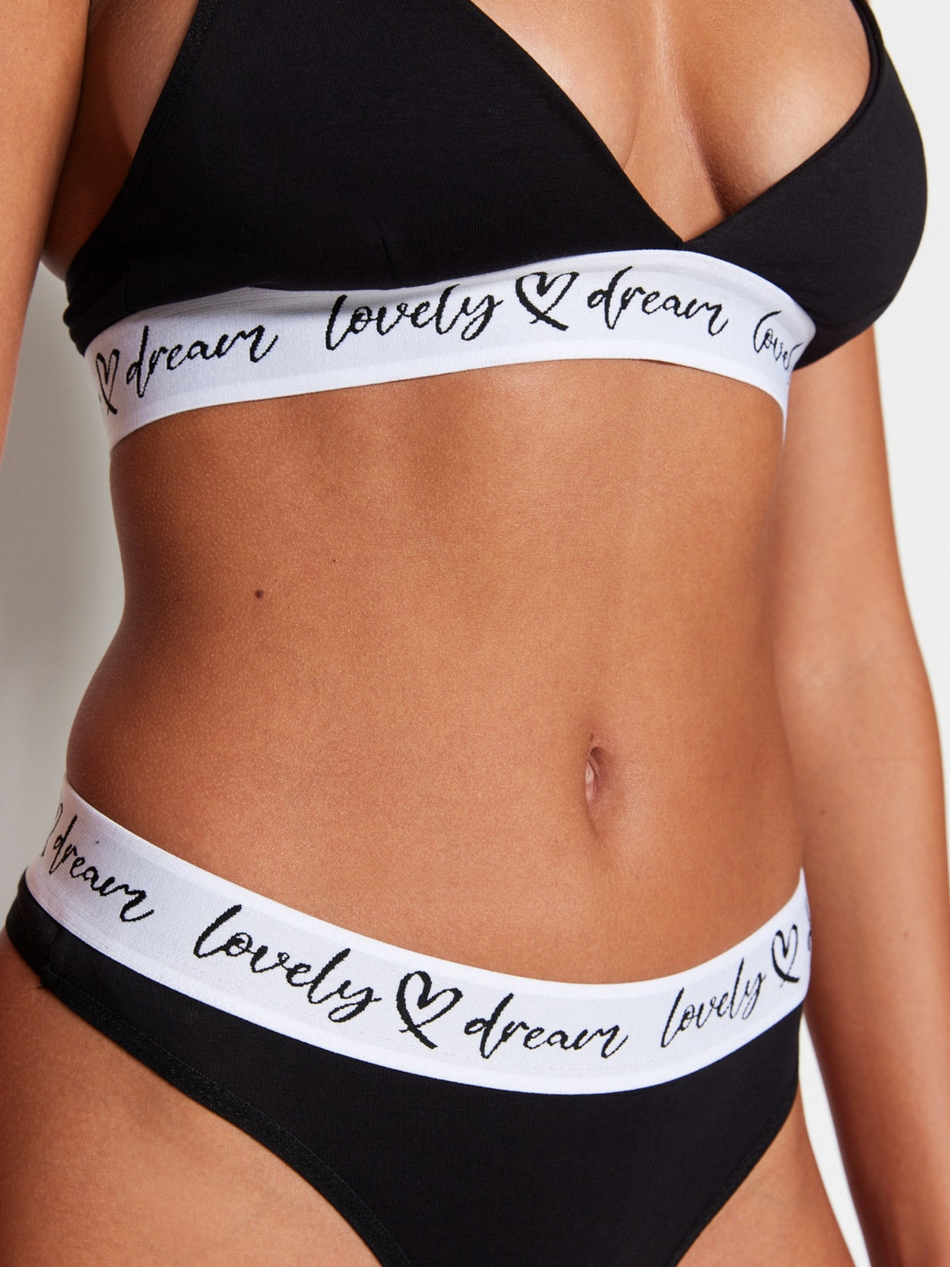 Комплект білизни Trendyol модель THMSS23CC00102/Siyah Фото