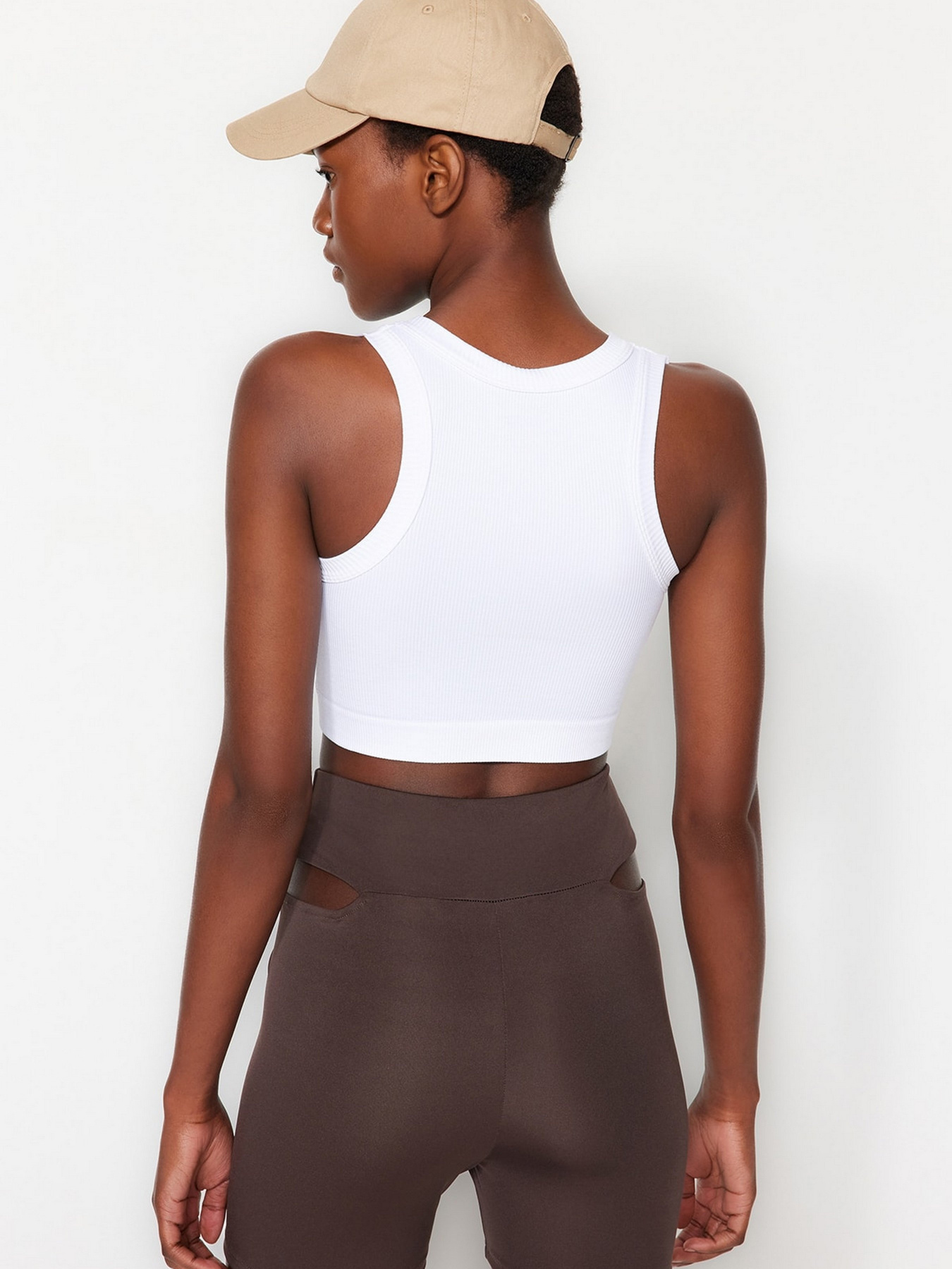 Спортивний топ Trendyol модель THMSS23SS00005/Beyaz Спортивний топ Trendyol модель THMSS23SS00005/Beyaz Фото