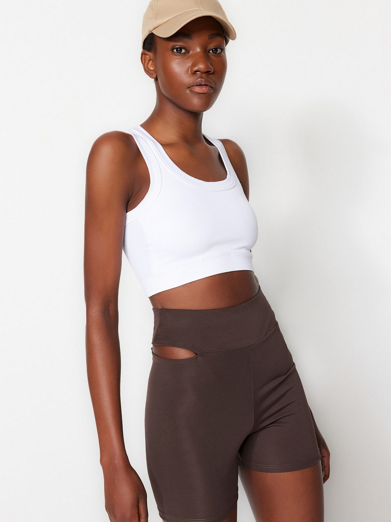 Спортивний топ Trendyol модель THMSS23SS00005/Beyaz Спортивний топ Trendyol модель THMSS23SS00005/Beyaz Фото