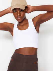 Спортивний топ Trendyol модель THMSS23SS00005/Beyaz Спортивний топ Trendyol модель THMSS23SS00005/Beyaz Фото