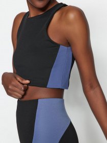 Спортивний топ Trendyol модель THMSS23SS00033/Siyah Спортивний топ Trendyol модель THMSS23SS00033/Siyah Фото