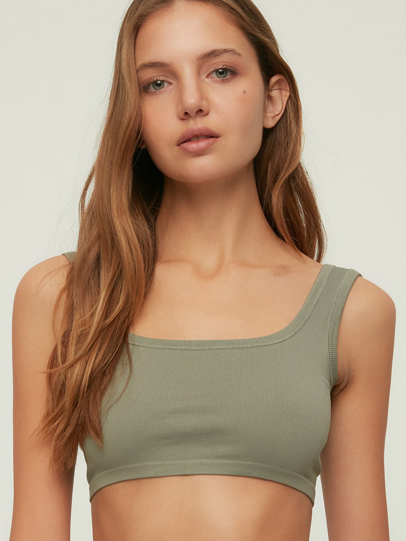 Спортивний топ Trendyol модель TWOSS21SS0008/Haki Фото