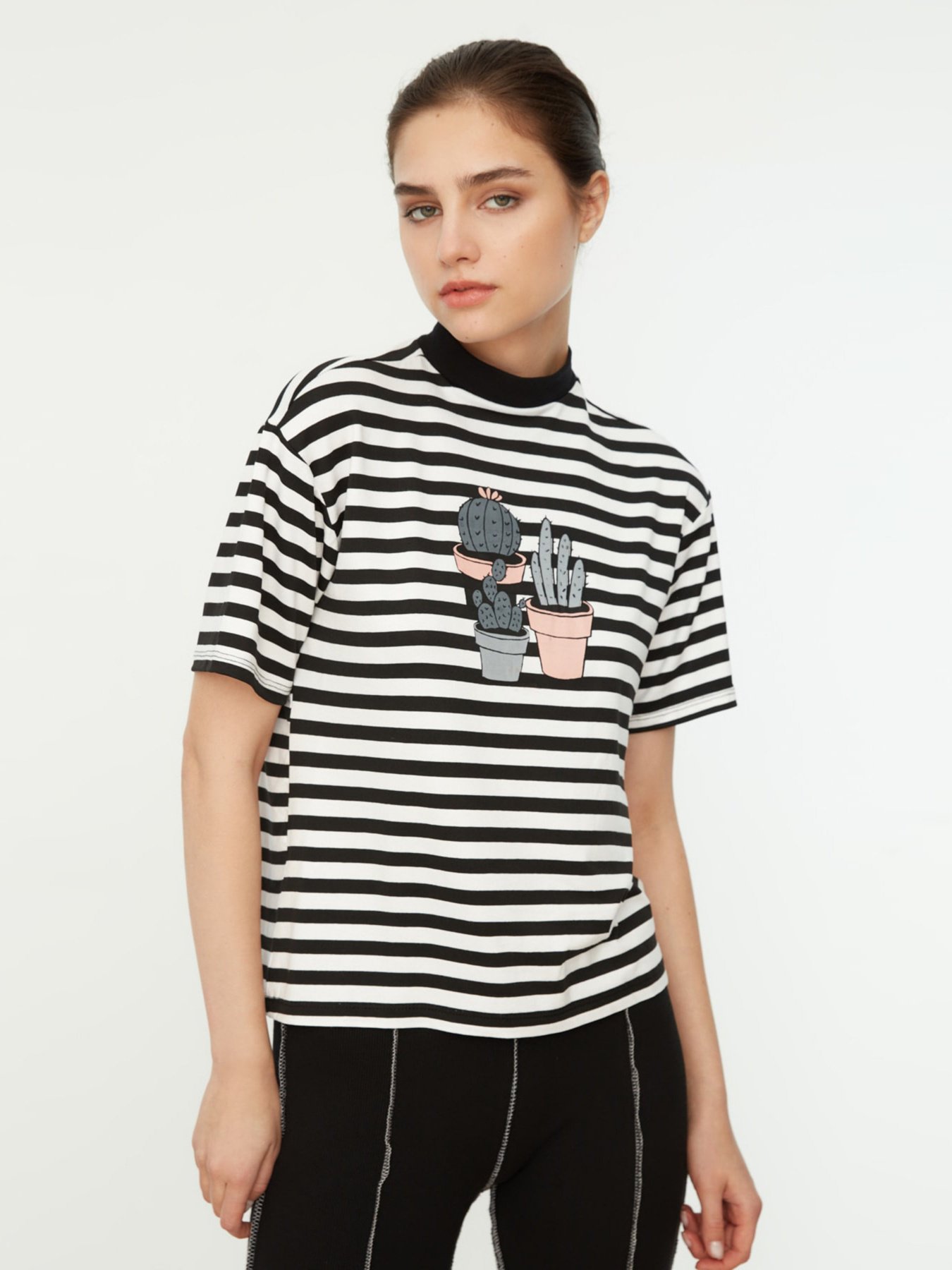 Футболка Trendyol модель TWOSS21TS3616/Beyaz Футболка Trendyol модель TWOSS21TS3616/Beyaz Фото