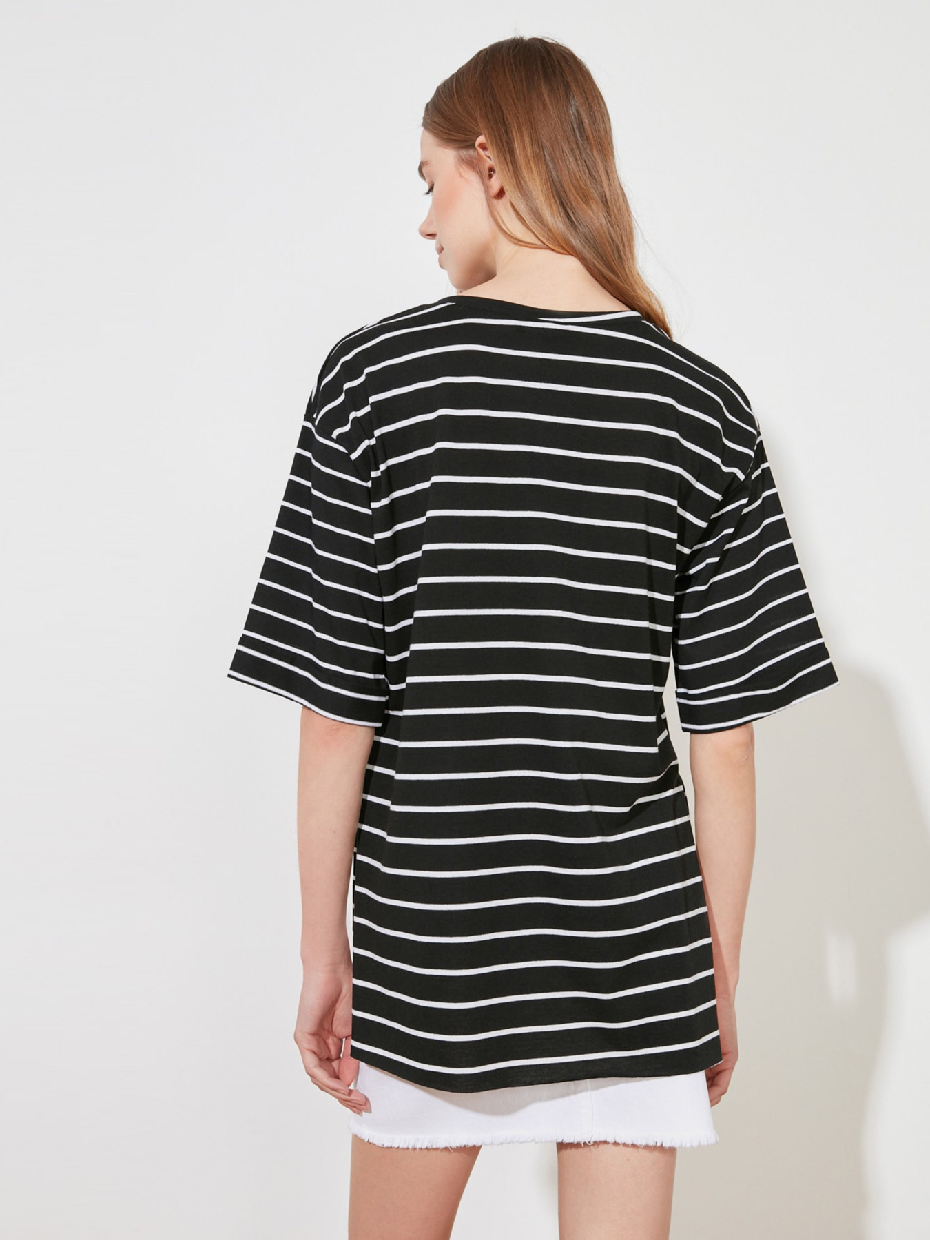 Футболка Trendyol модель TWOSS20TS1549/Siyah Фото