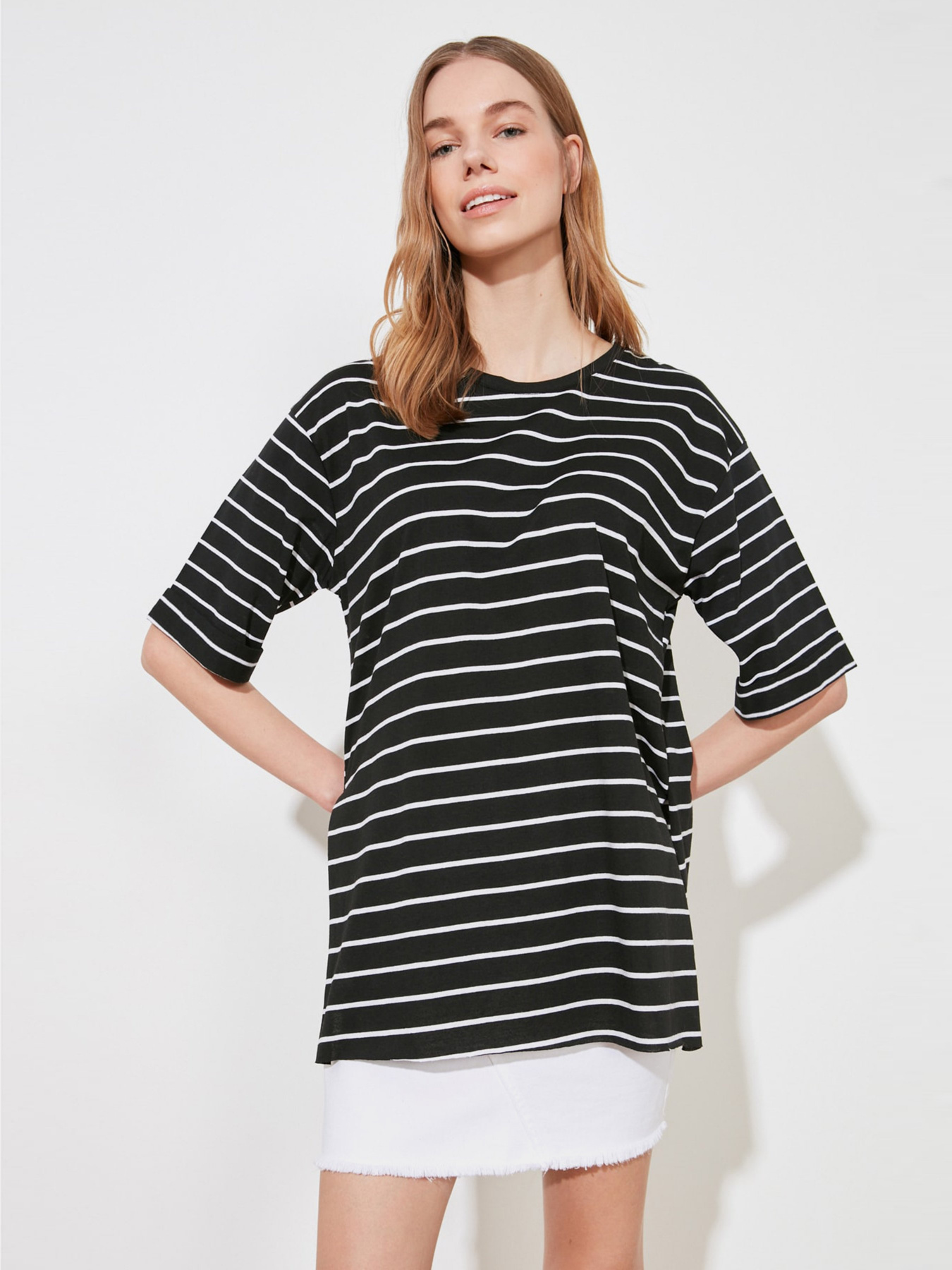 Футболка Trendyol модель TWOSS20TS1549/Siyah Фото