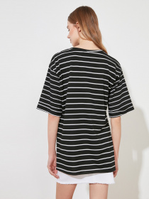 Футболка Trendyol модель TWOSS20TS1549/Siyah Фото