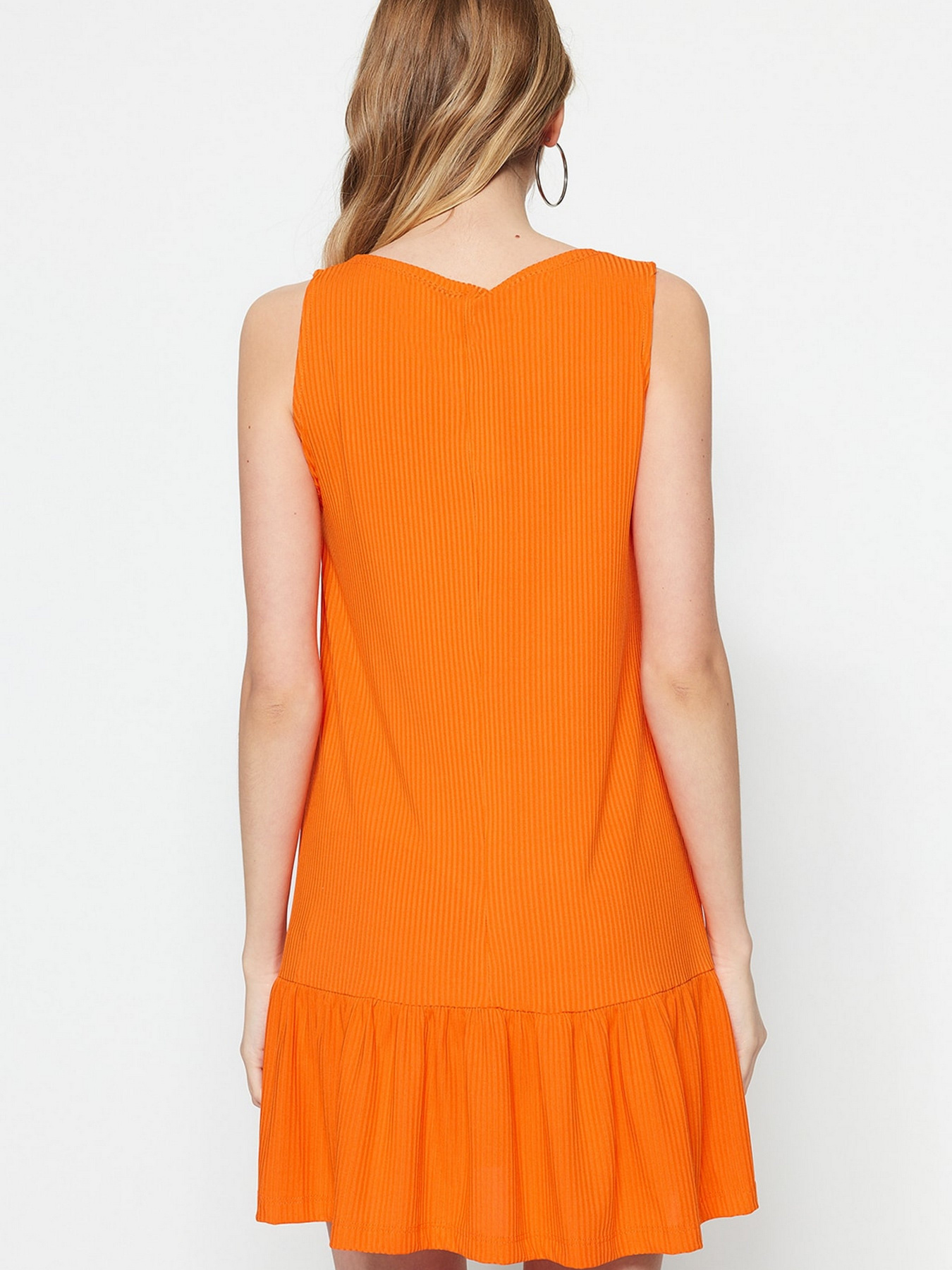 Платье мини Trendyol модель TWOSS22EL0794/Turuncu Фото