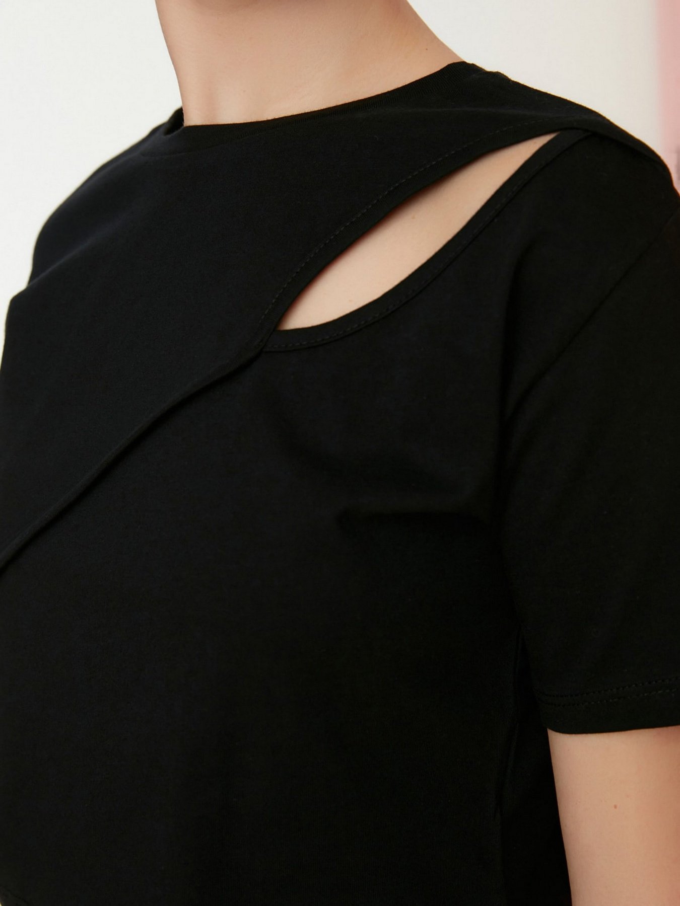 Футболка Trendyol модель TWOSS22TS1022/Siyah Фото