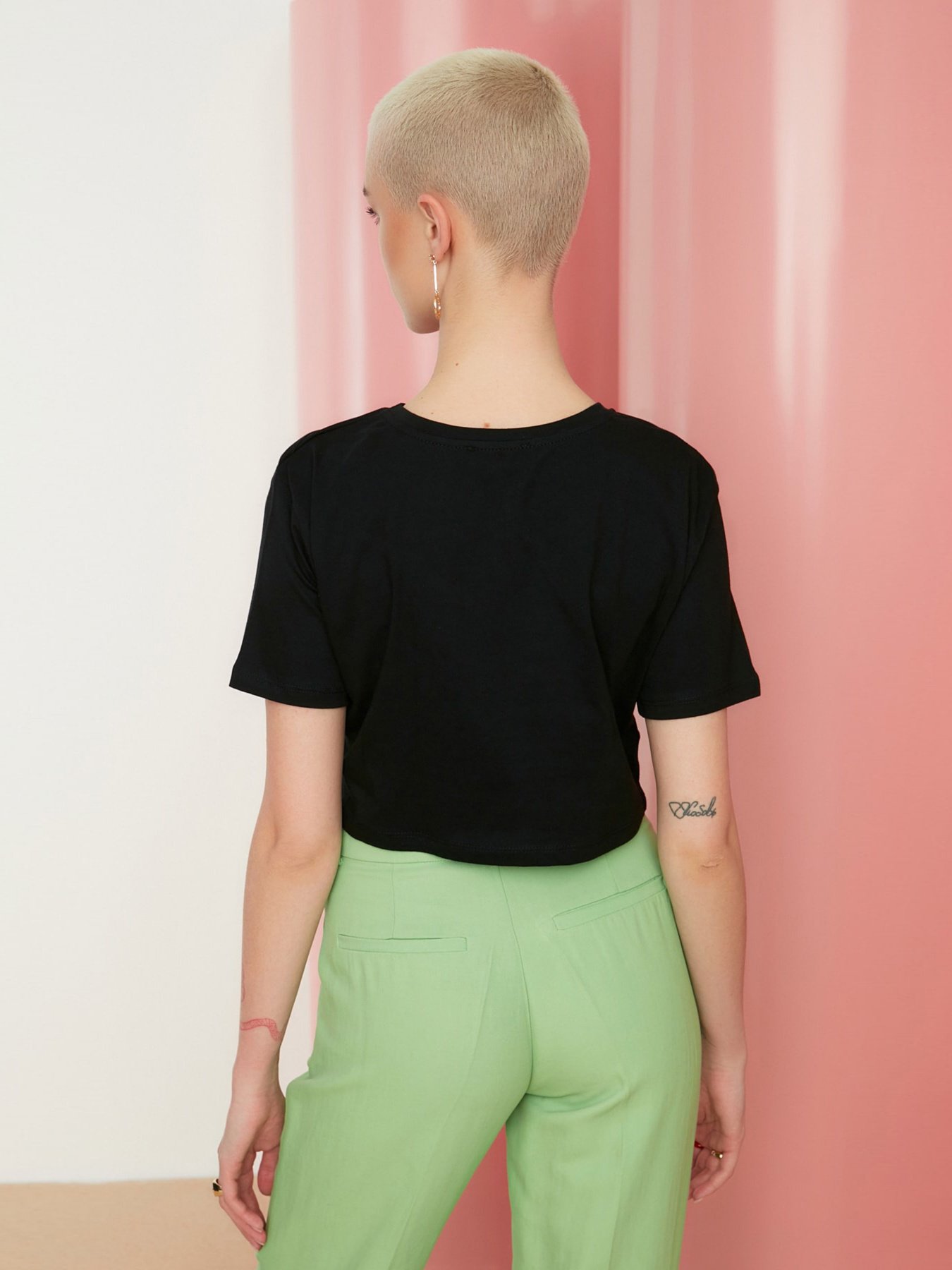 Футболка Trendyol модель TWOSS22TS1022/Siyah Фото