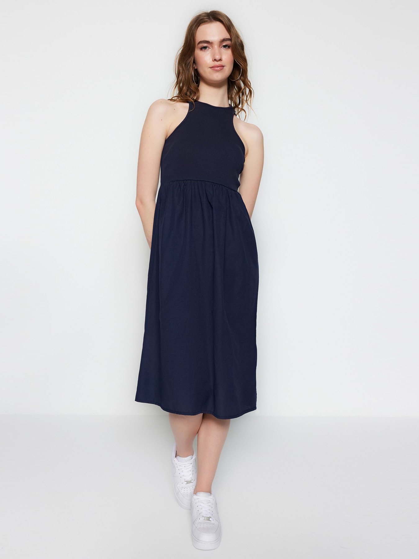 Сукня міді Trendyol модель TWOSS23EL00688/Lacivert Фото