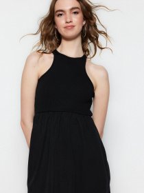 Сукня міді Trendyol модель TWOSS23EL00688/Siyah Сукня міді Trendyol модель TWOSS23EL00688/Siyah Фото