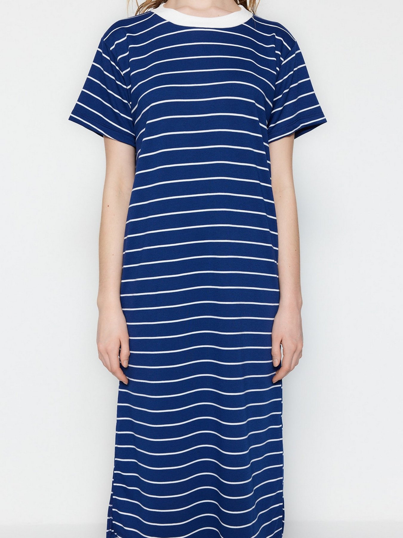 Сукня міді Trendyol модель TWOSS23EL00690/Lacivert Фото