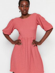 Платье мини Trendyol модель TWOSS23EL00710/Gul Kurusu Фото