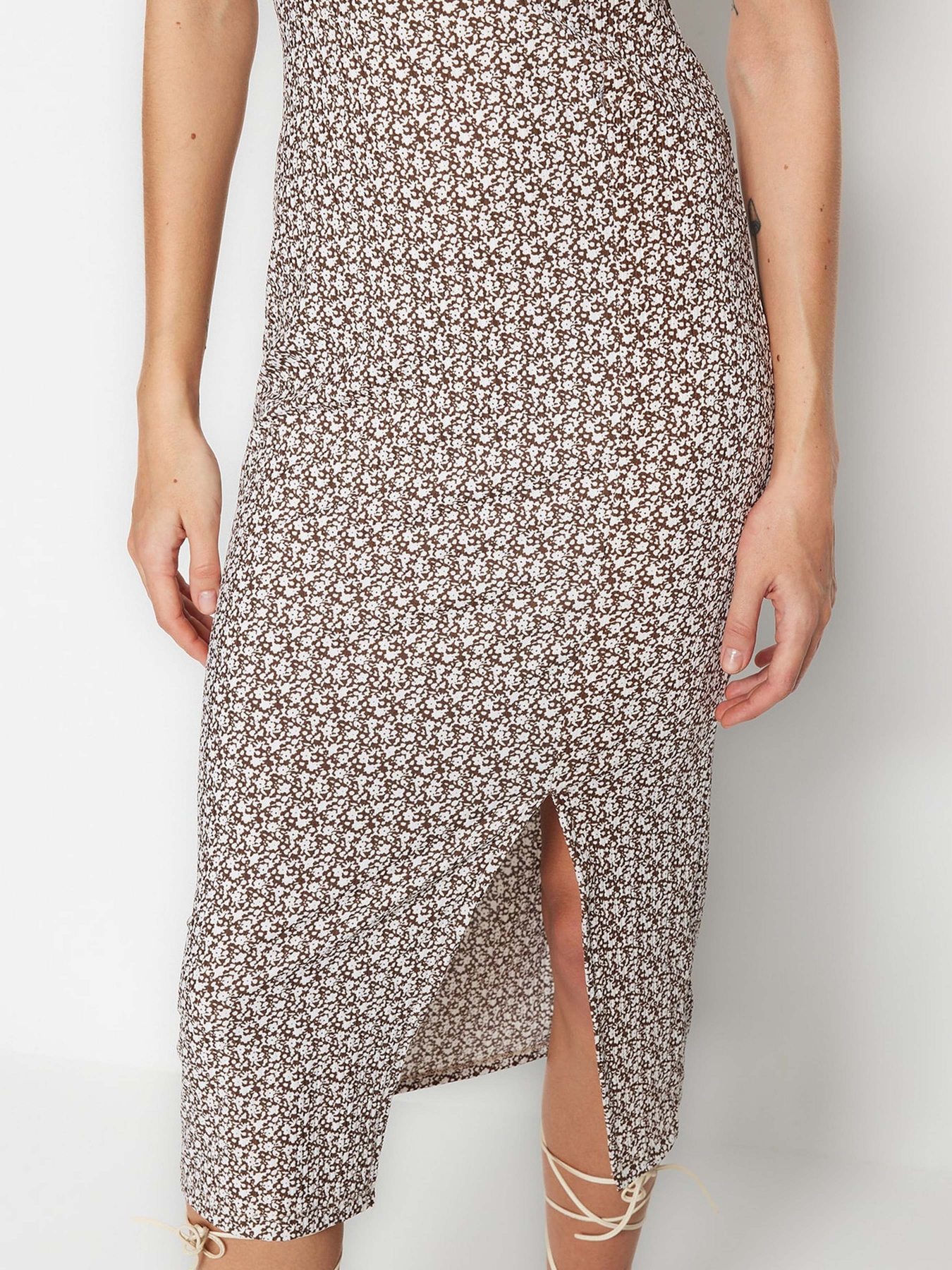 Сукня міді Trendyol модель TWOSS23EL00713/Kahverengi Фото