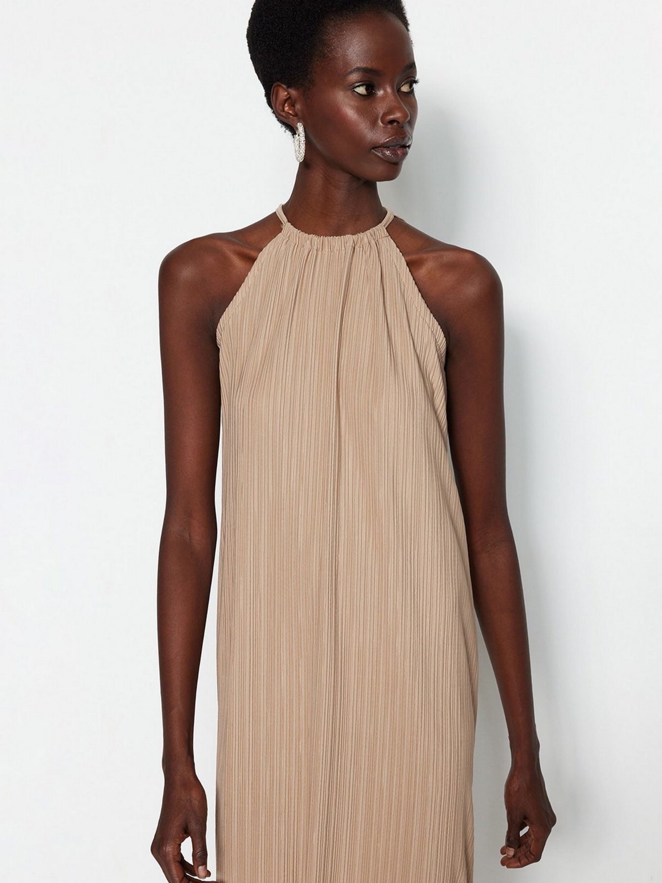 Платье миди Trendyol модель TWOSS23EL00752/Vizon Фото