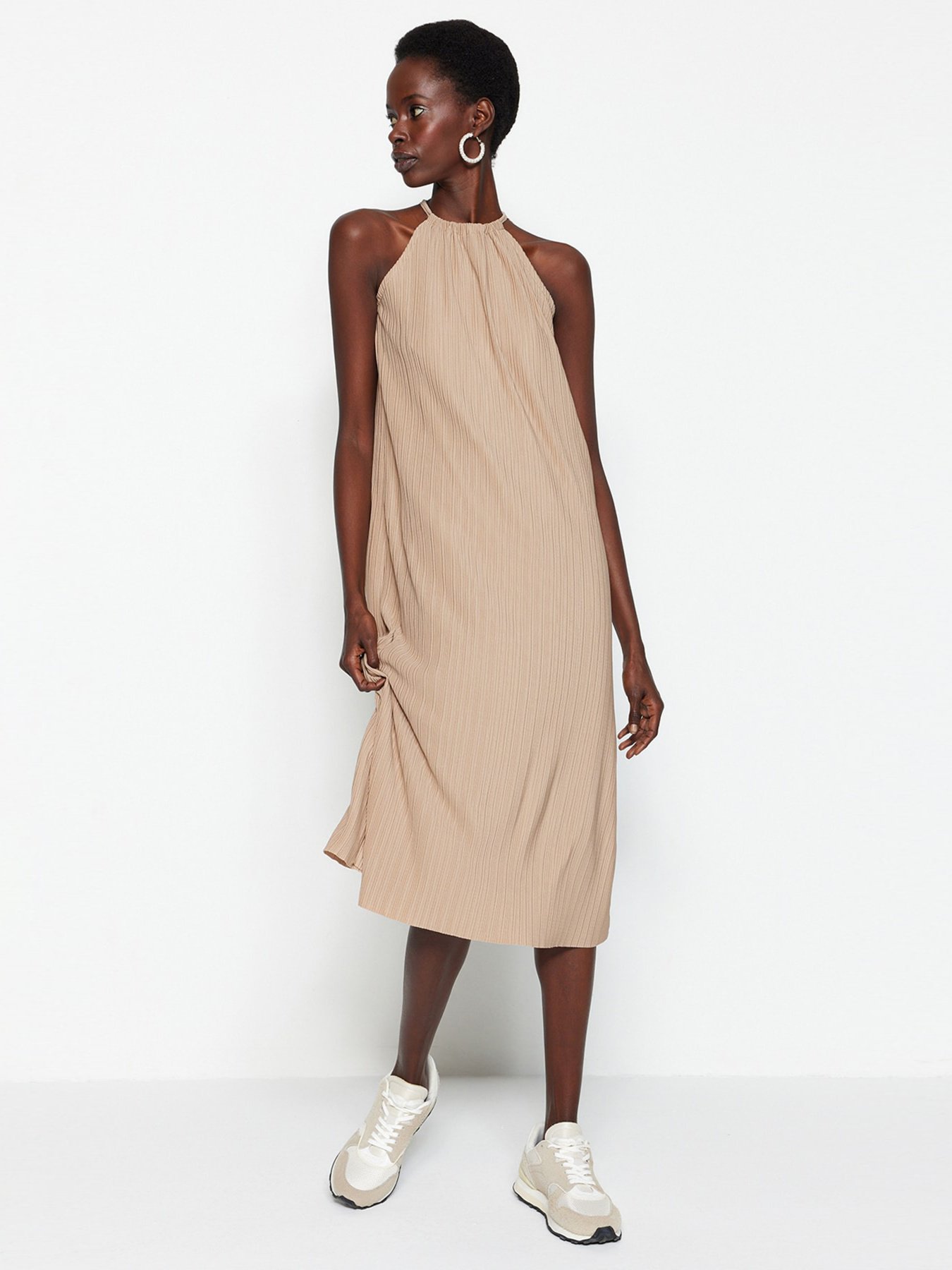 Платье миди Trendyol модель TWOSS23EL00752/Vizon Фото