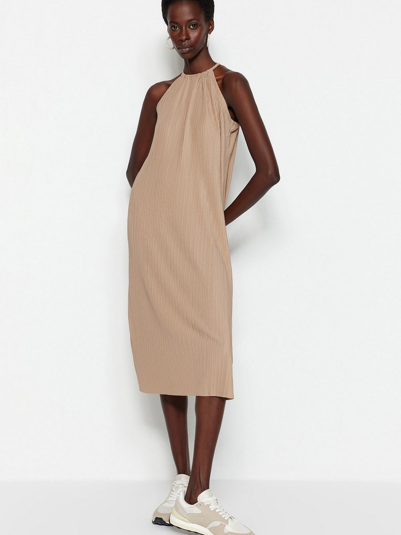 Сукня міді Trendyol модель TWOSS23EL00752/Vizon Сукня міді Trendyol модель TWOSS23EL00752/Vizon Фото