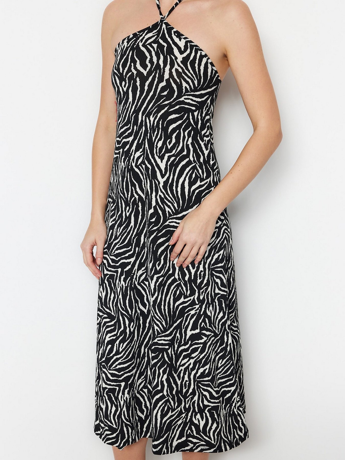 Сукня міді Trendyol модель TWOSS23EL01813/Siyah Сукня міді Trendyol модель TWOSS23EL01813/Siyah Фото