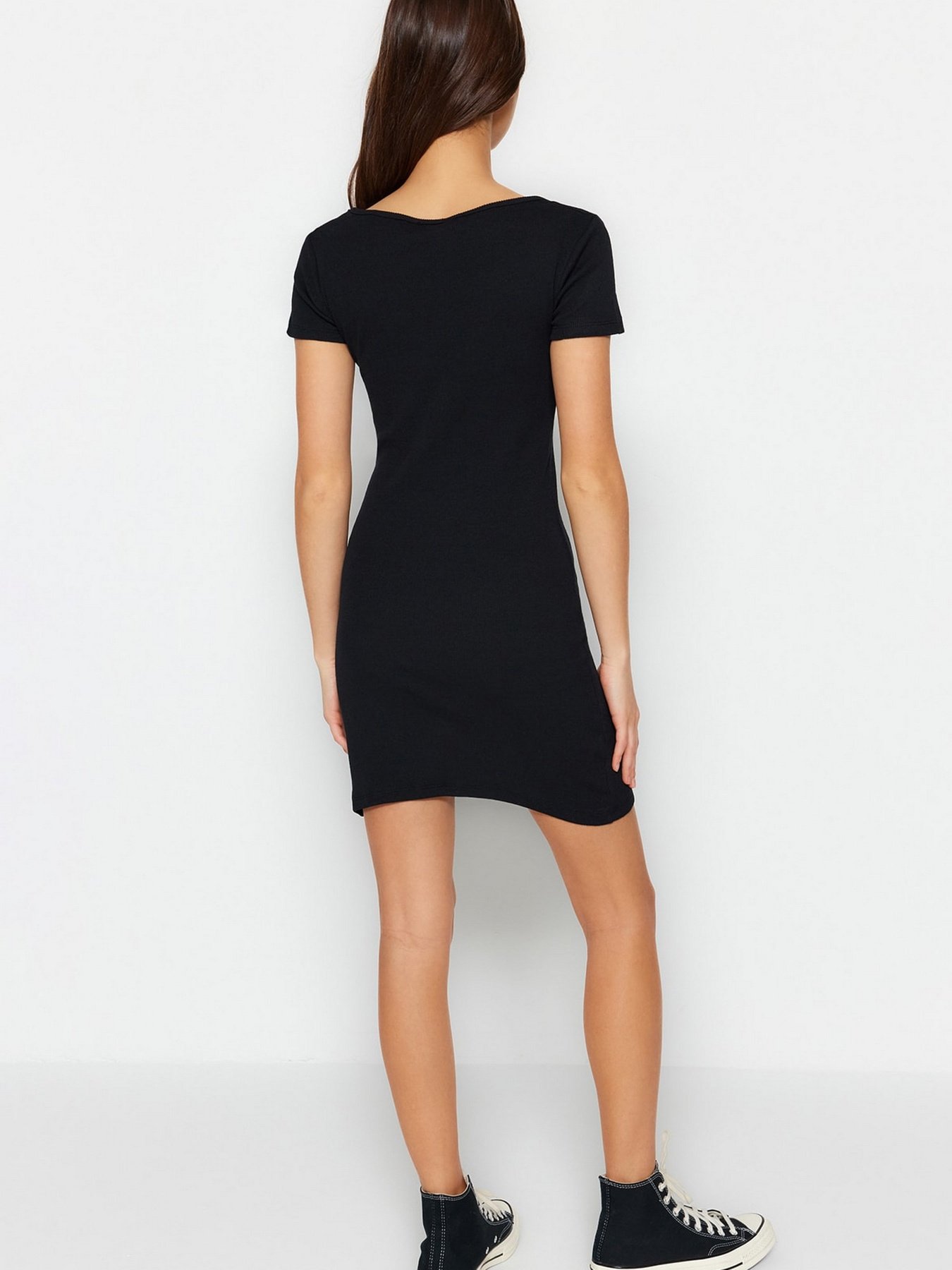 Платье мини Trendyol модель TWOSS23EL02386/Siyah Фото
