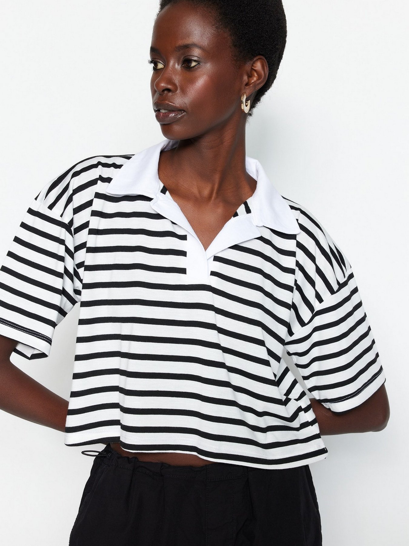 Футболка Trendyol модель TWOSS23TS00026/Beyaz Фото