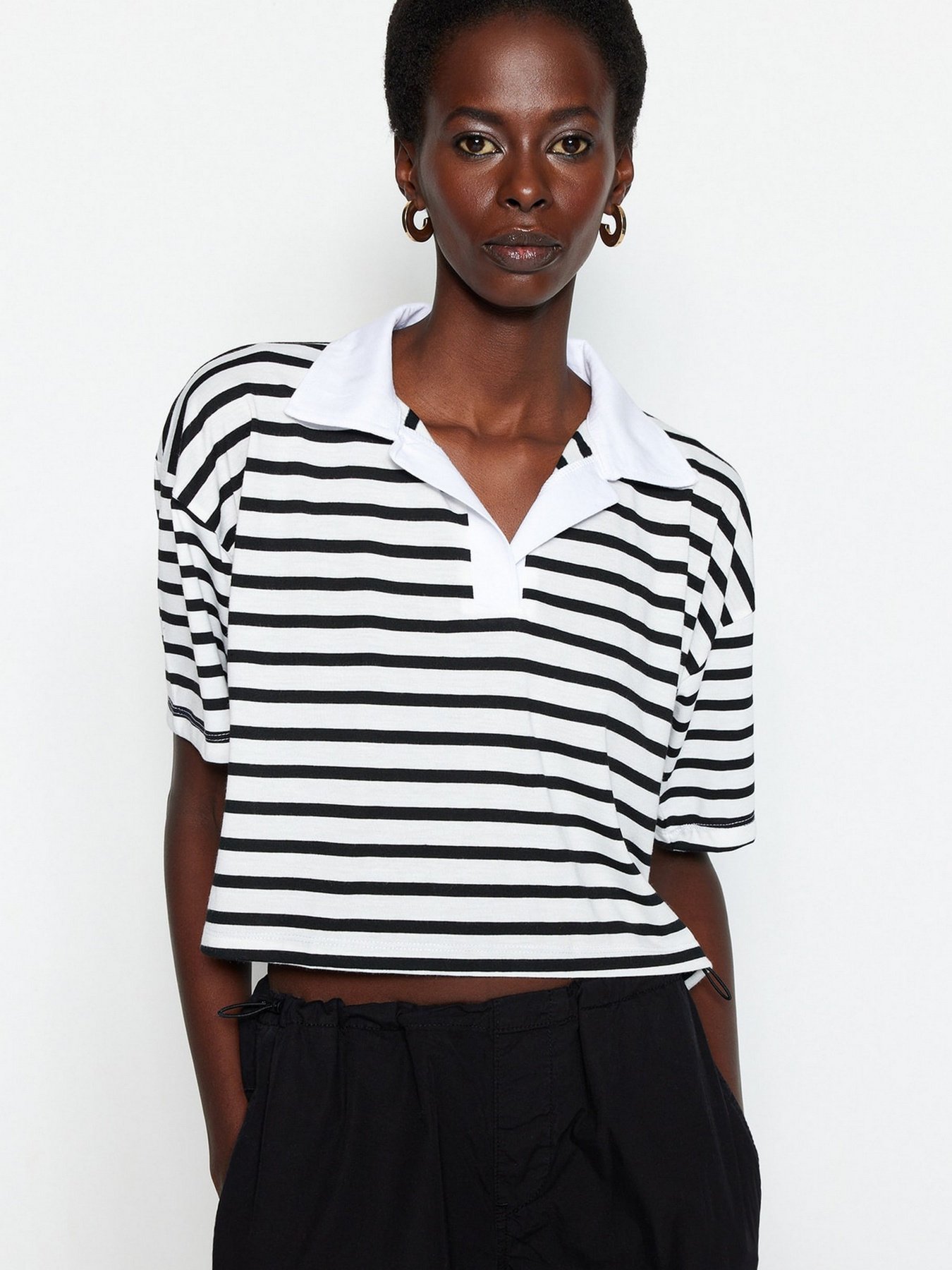 Футболка Trendyol модель TWOSS23TS00026/Beyaz Фото