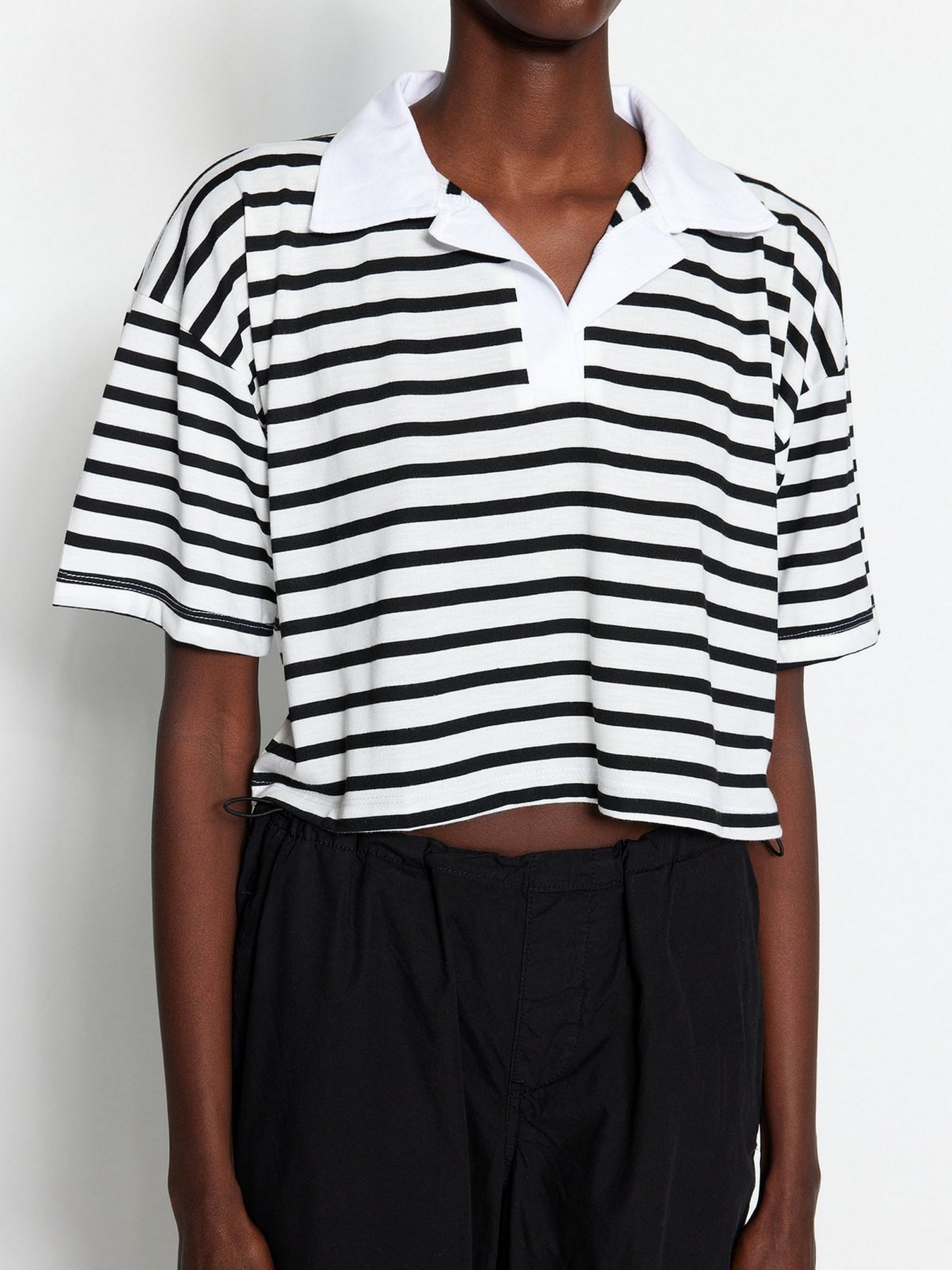 Футболка Trendyol модель TWOSS23TS00026/Beyaz Футболка Trendyol модель TWOSS23TS00026/Beyaz Фото