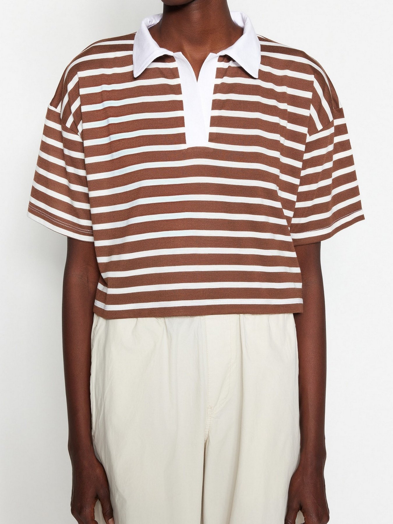 Футболка Trendyol модель TWOSS23TS00026/Kahverengi Фото