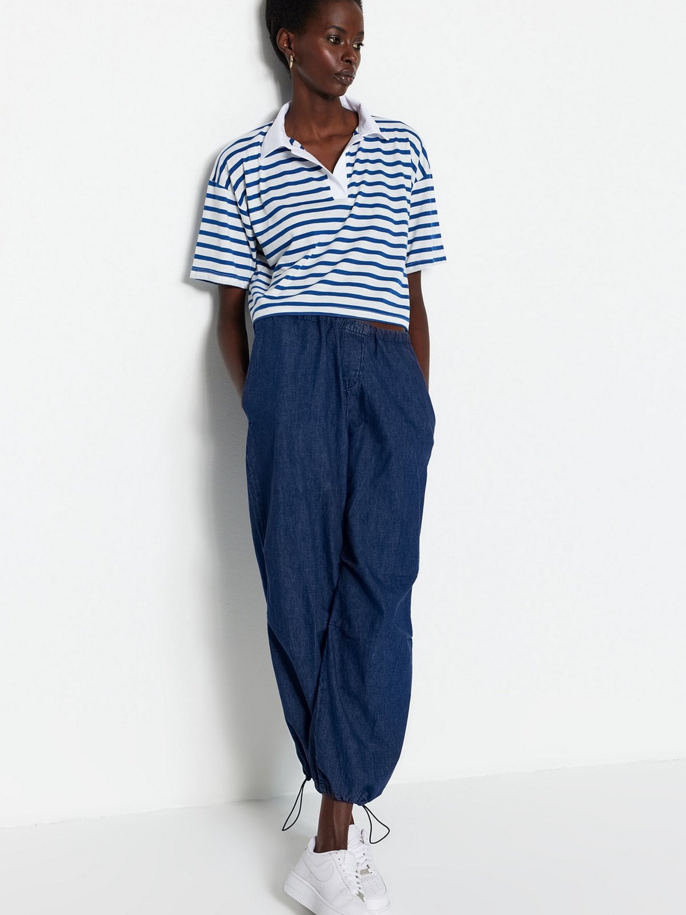 Футболка Trendyol модель TWOSS23TS00026/Lacivert Фото