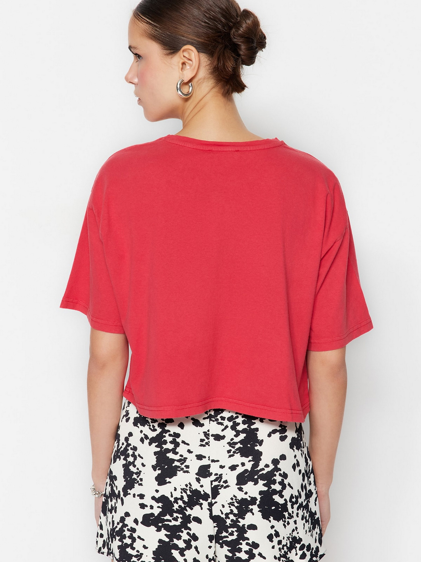 Футболка Trendyol модель TWOSS23TS00118/Kirmizi Футболка Trendyol модель TWOSS23TS00118/Kirmizi Фото