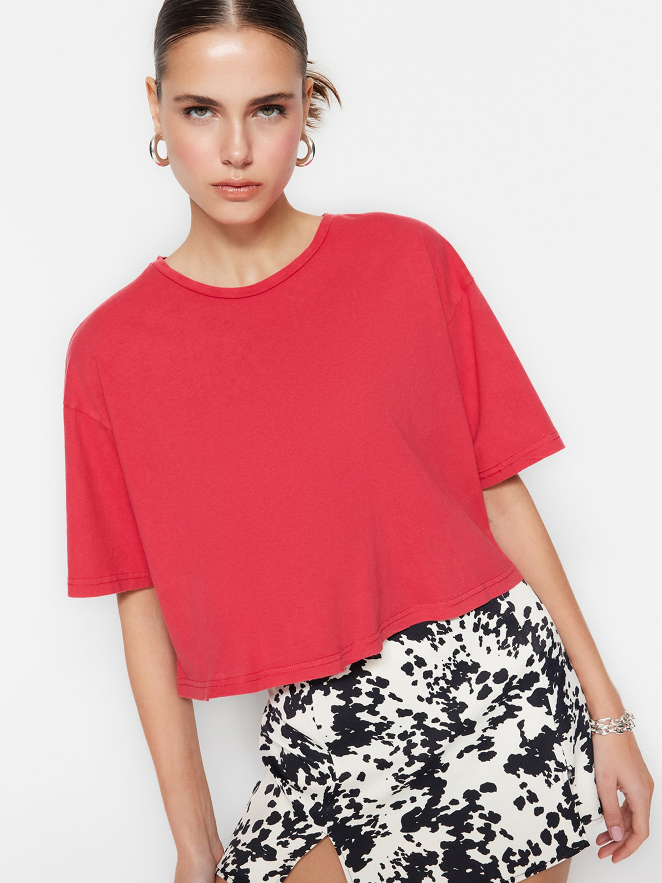 Футболка Trendyol модель TWOSS23TS00118/Kirmizi Футболка Trendyol модель TWOSS23TS00118/Kirmizi Фото