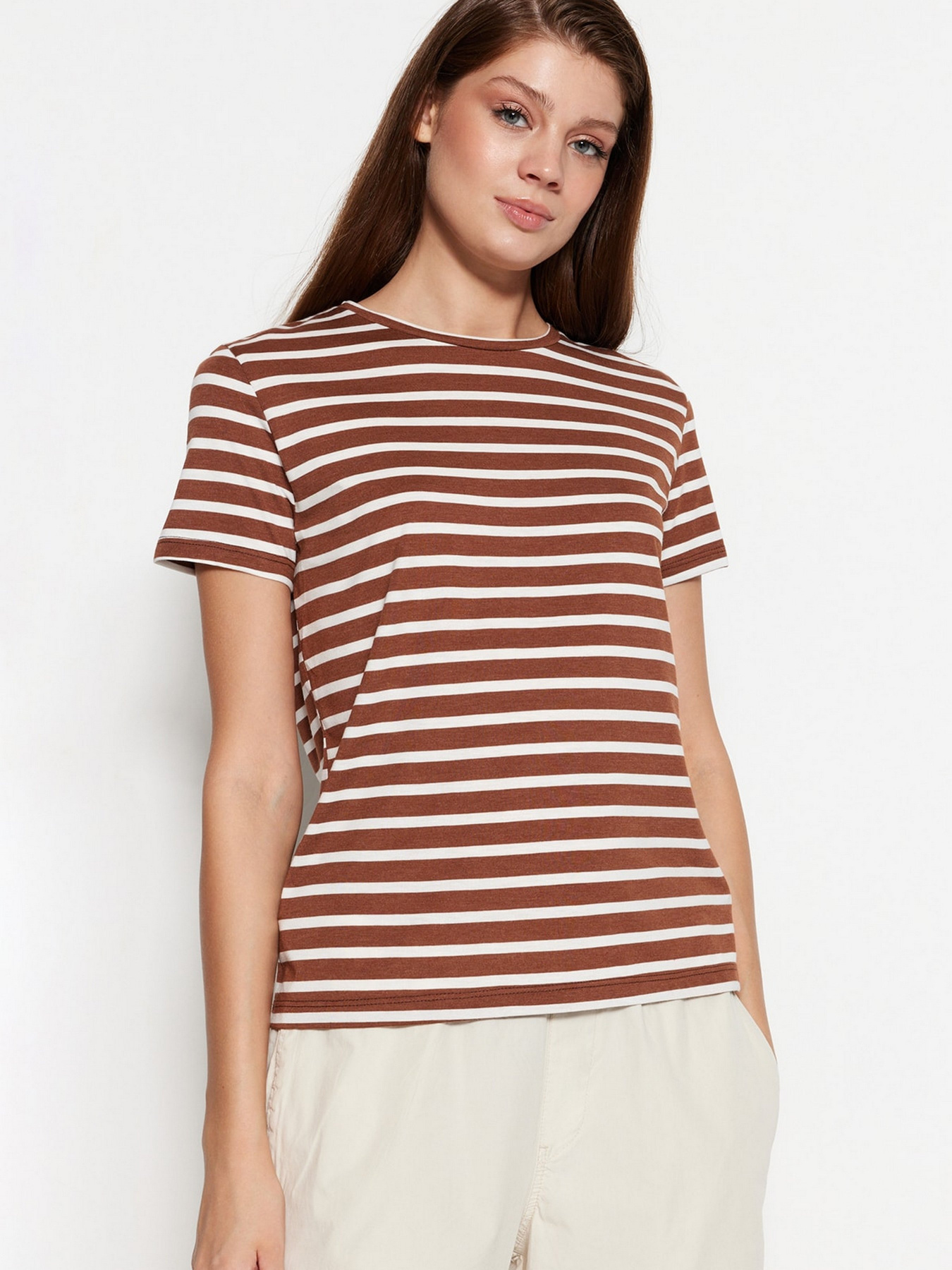 Футболка Trendyol модель TWOSS23TS00132/Kahverengi Фото