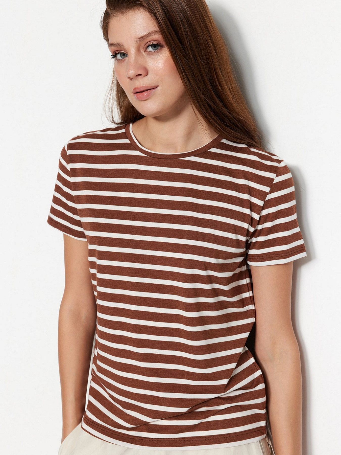 Футболка Trendyol модель TWOSS23TS00132/Kahverengi Фото