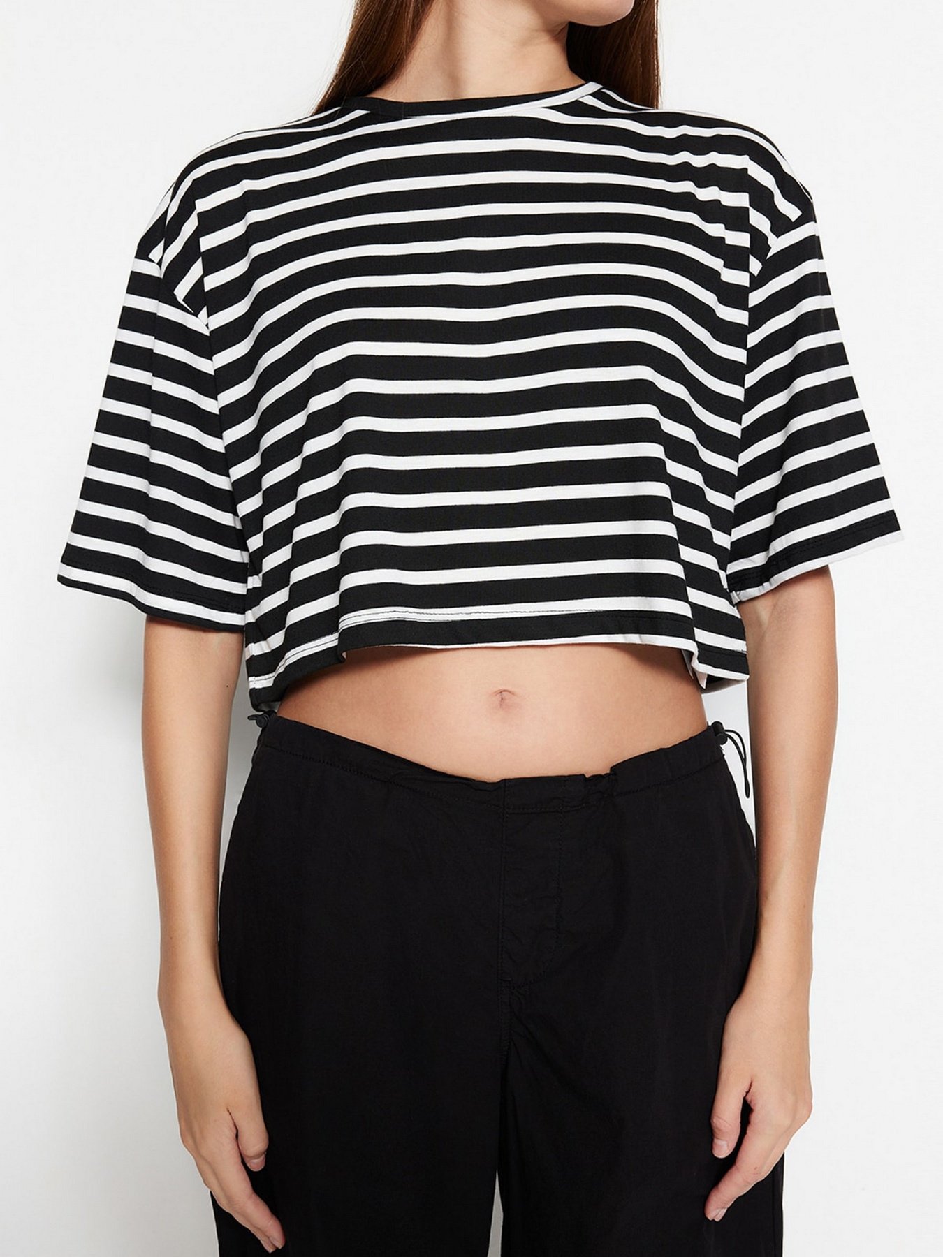 Футболка Trendyol модель TWOSS23TS00136/Siyah Фото