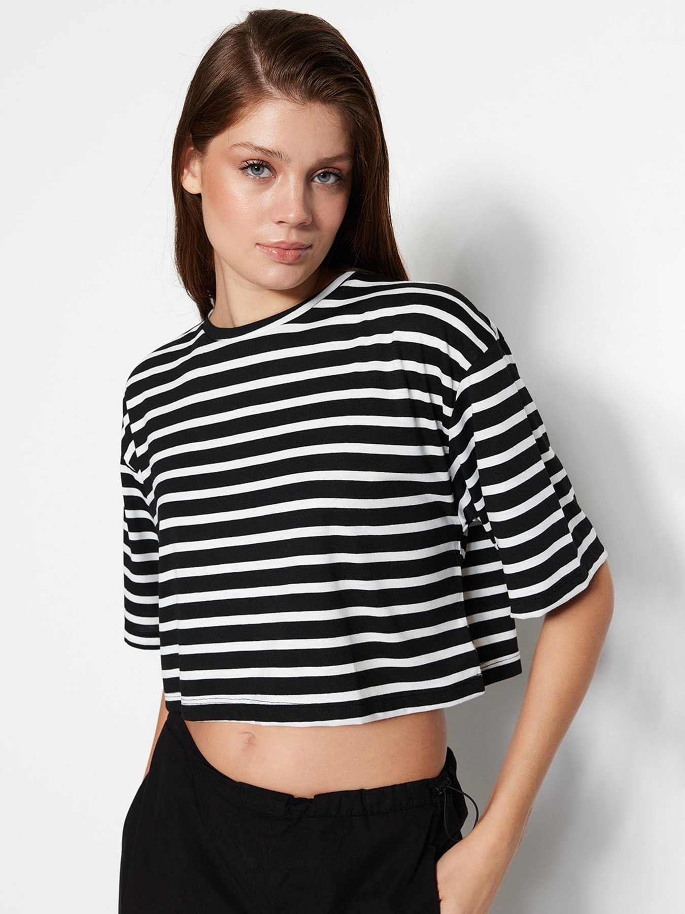 Футболка Trendyol модель TWOSS23TS00136/Siyah Фото