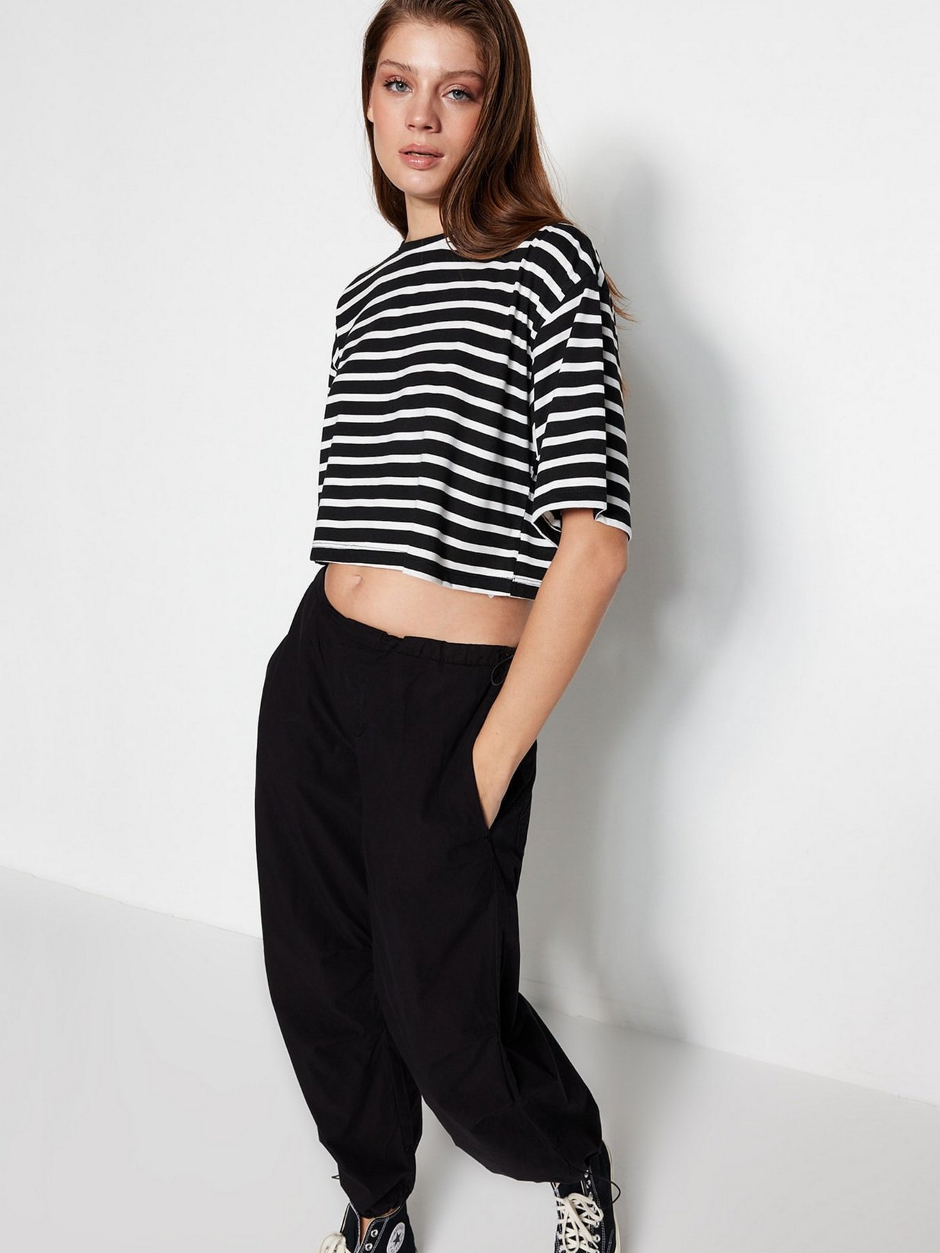 Футболка Trendyol модель TWOSS23TS00136/Siyah Фото