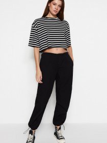 Футболка Trendyol модель TWOSS23TS00136/Siyah Фото