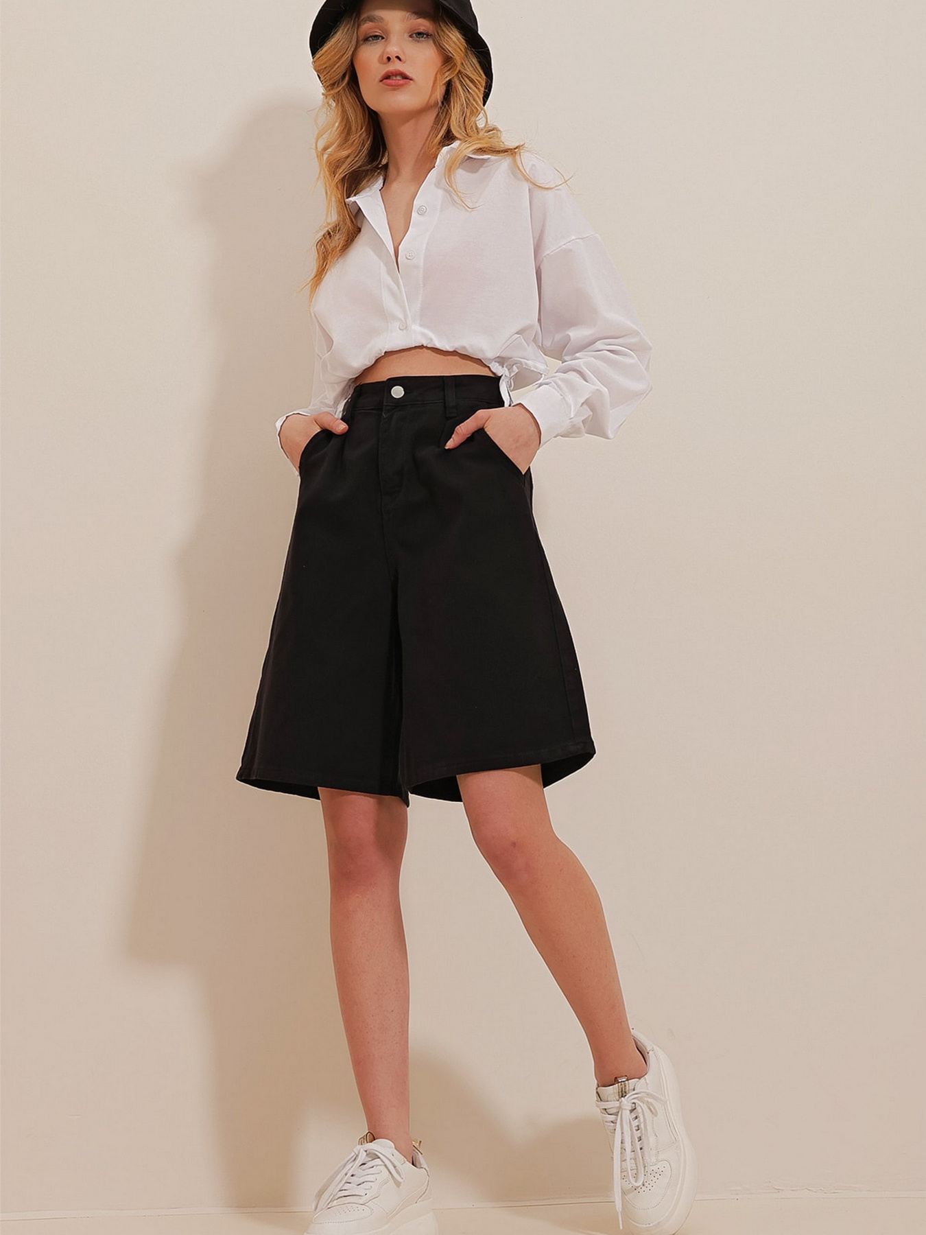 Джинсові шорти Trend Alacati Stili модель ALC-X8174SİYAH Джинсові шорти Trend Alacati Stili модель ALC-X8174SİYAH Фото