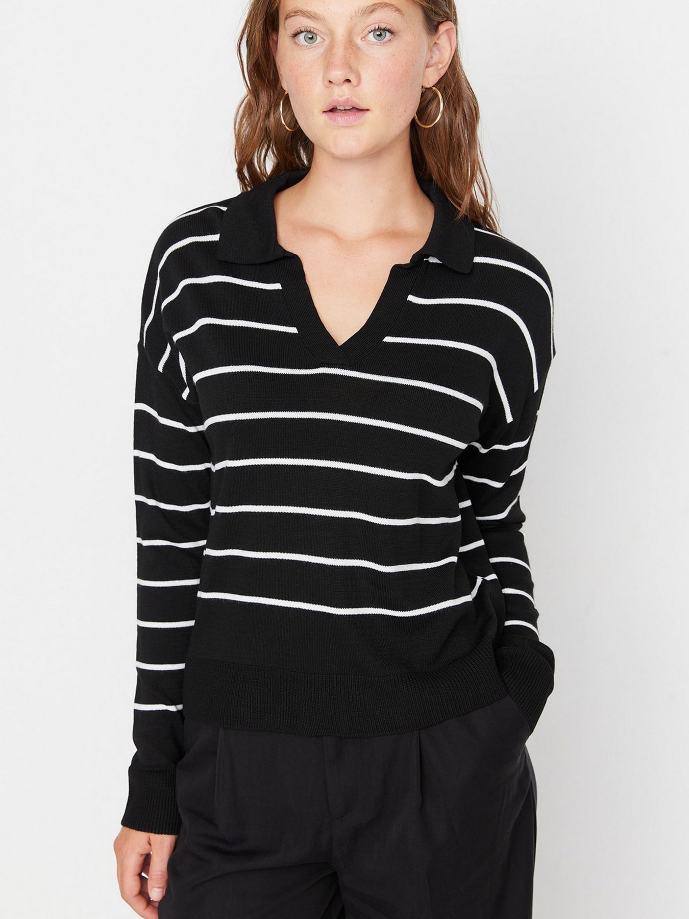 Джемпер Trendyol модель TWOAW22KZ0735/Siyah Фото