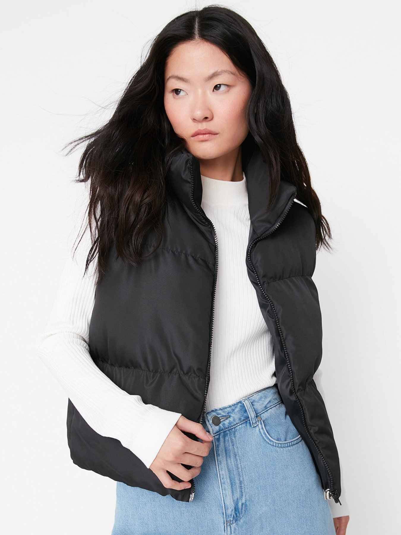 Жилет з утеплювачем Trendyol модель TWOAW23YE00059/Siyah Фото