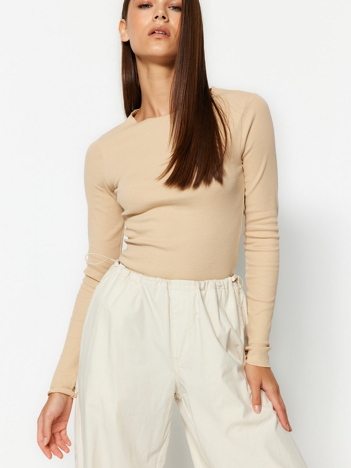 Лонгслів Trendyol модель TWOAW24BZ00066/Bej Фото