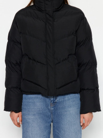 Демісезонна куртка Trendyol модель TWOAW24MO00048/Siyah Фото