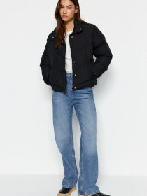 Демісезонна куртка Trendyol модель TWOAW24MO00048/Siyah Фото