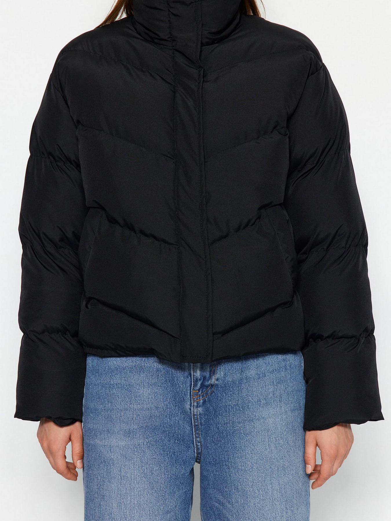 Демісезонна куртка Trendyol модель TWOAW24MO00048/Siyah Фото