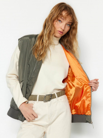 Утепленный жилет Trendyol модель TWOAW24YE00003/Haki Фото