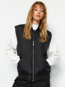 Жилет с утеплителем Trendyol модель TWOAW24YE00003/Siyah Фото